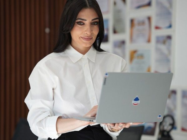 REMAX Klass profesionalizează piața cu ajutorul agenților ca Manuela Halasag – expert în vânzări de apartamente noi